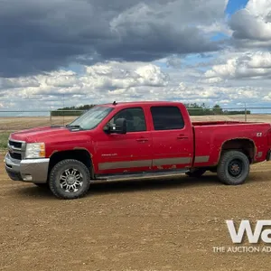 2010 CHEVROLET SILVERADO CREW CAB PICKUP