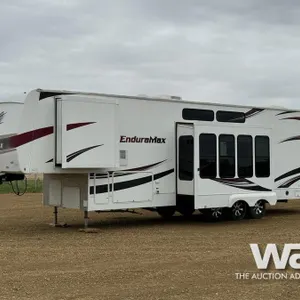 2010 ENDURANCE 39 FT. TOY HAULER TRAVEL TRAILER