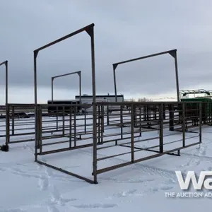 FREESTANDING 8 X 16 FT. LIVESTOCK ALLEYWAY