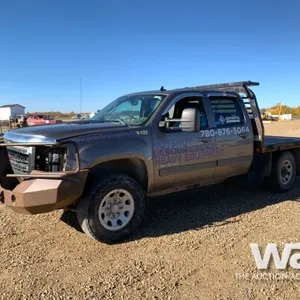 2013 GMC SIERRA 3500 CREW CAB FLAT DECK PICKUP