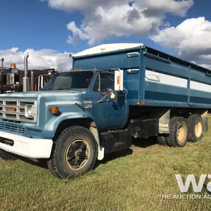 1977 GMC 6500 T/A GRAIN TRUCK