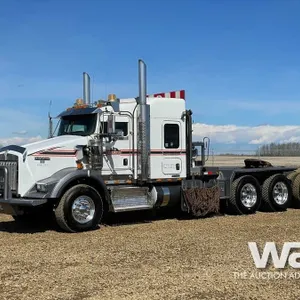 2012 KENWORTH T800 TRI DRIVE SLEEPER WINCH TRACTOR