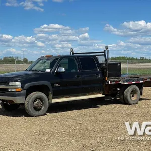 2002 CHEVROLET SILVERADO DUALLY FLATDECK TRUCK