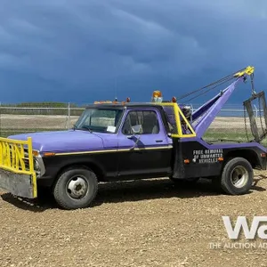 1974 FORD F350 S/A TOW TRUCK