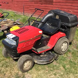 MTD LAWN TRACTOR