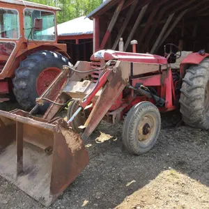 MH 555 GAS TRACTOR