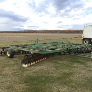 JOHN DEERE 325 27 FT. TANDEM DISC
