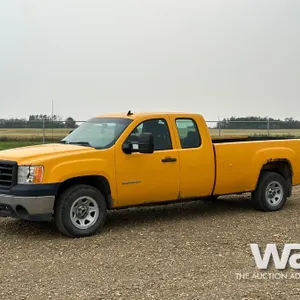 2011 GMC SIERRA 1500 E-CAB PICKUP