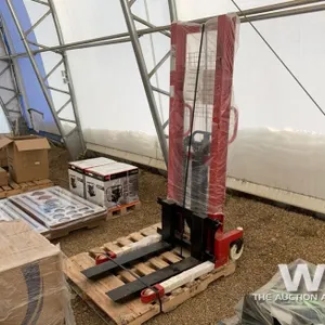 4,400 LB MANUAL FORKLIFT STACKER