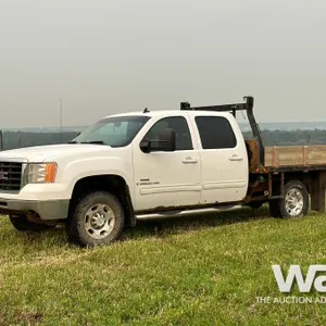 2008 GMC 2500HD CREW CAB FLATBED TRUCK