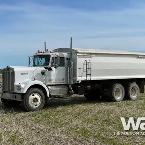 1975 KENWORTH W900 T/A GRAIN TRUCK