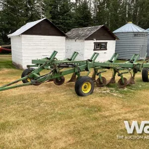 JOHN DEERE 3200 5X16" AUTO RESET PLOW