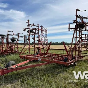 IHC 45 40 FT. VIBRASHANK CULTIVATOR