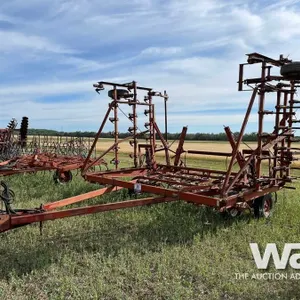 IHC 45 30 FT VIBRASHANK CULTIVATOR