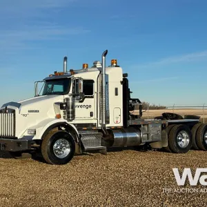 2007 KENWORTH T800B T/A SLEEPER WINCH TRACTOR