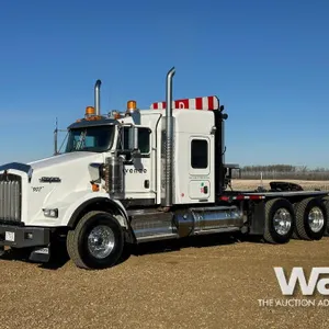 2012 KENWORTH T800 TRI DRIVE SLEEPER WINCH TRUCK