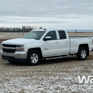 2017 CHEVROLET SILVERADO 4X4 CREW CAB PICKUP TRUCK