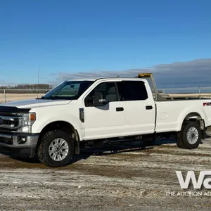 2020 FORD F350 XLT CREW CAB PICKUP