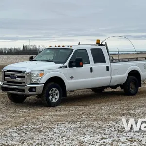 2015 FORD F350 XLT CREW CAB PICKUP