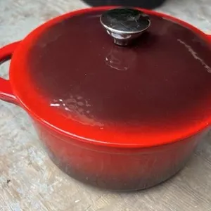 Cast iron Kuraidori pot with lid
