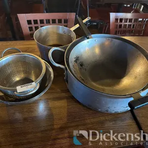 STOCK POTS & COLLANDER LOT