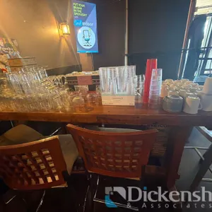 LARGE ASSORTMENT OF GLASSWARE