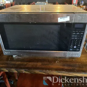 LG STAINLESS PROGRAMMABLE MICROWAVE OVEN