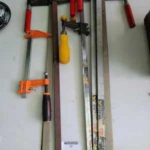 LOT OF WOOD CLAMPS