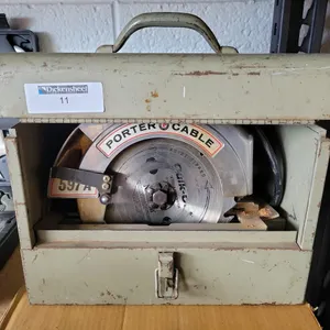 PORTER - CABLE CIRCULAR SAW IN ITS ROCKWELL ORIGINAL CASE
