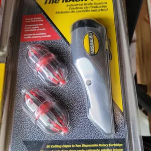 HUSKY INDISTRIAL KNIFE SYSTEM - (9) BOXES OF SINGLE EDGE RAZOR BLADES