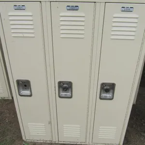 Lyon Metal 3-Locker Section
