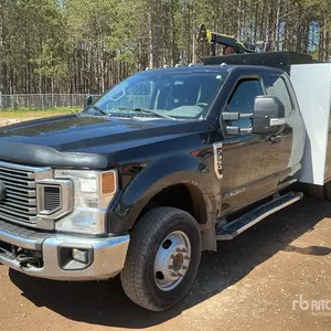 2020 Ford F-350 XLT 4x4 Extended Cab Service Truck