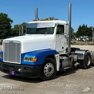 2000 Freightliner FLD semi truck