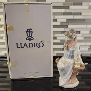 Lladro 5327 Nippon Lady Figurine in Box