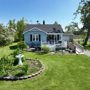 Farm House Auction