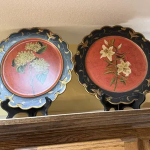 Set of 2 Floral Plates