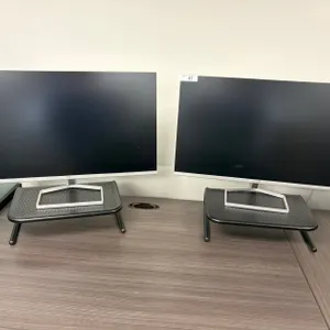HP Computer Monitors w/ Risers