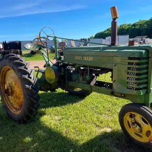 John Deere H Tractor - Prairie Farm WI