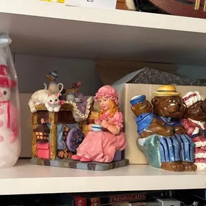 VARIETY OF DECOR, QTY (5)