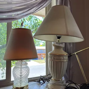 GLASS & CERAMIC TABLE LAMPS, QTY (2)