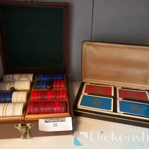 VINTAGE POKER CHIPS WITH CARDS AND CASES