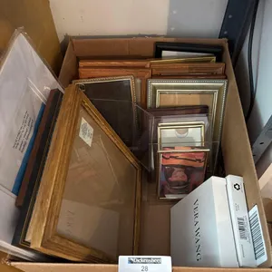 LARGE VARIETY OF PICTURE FRAMES