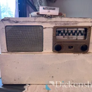 AIRLINE WHITE BOX RADIO