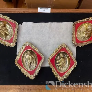 ARTICLE CERAMIC GOLDEN RED CHERUB WALL DECOR