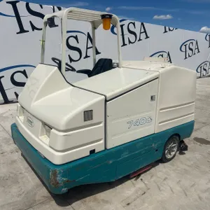 Tennant 7400 Ride-on Floor Sweeper