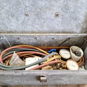 Pressure Gauges and More in Metal Case