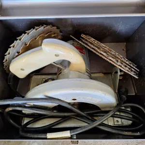 Black & Decker 7 1/4" Circular Saw with Extra Blades and Metal Case