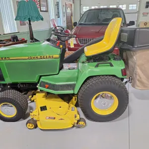 John Deere 445 Lawn Tractor with 54" Mower Deck and Bagger Attachment, PIN: M00455A011622, 1.671 Hours