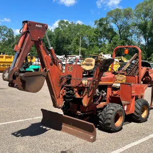Ditch Witch 5110DD Trencher