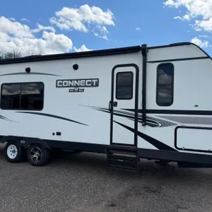 2022 Yeti Voyager Angler Fishhouse & Late Model Campers 